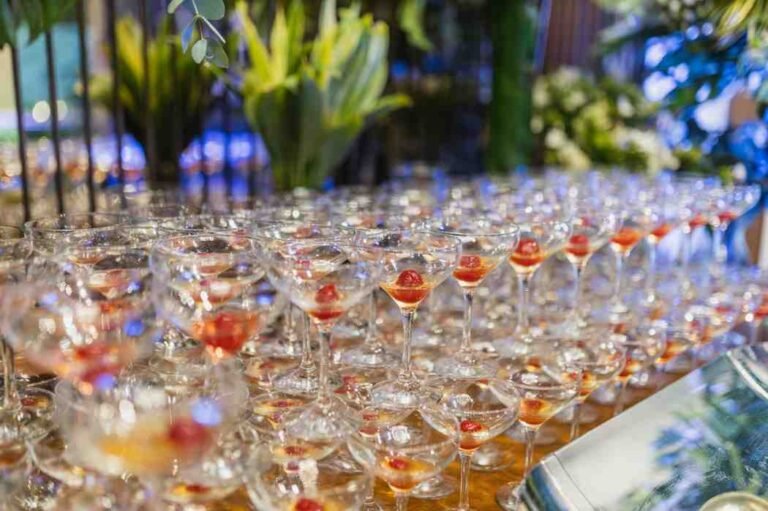 Wedding Cocktail Bar in Mallorca & Ibiza: Everything Couples Need to Know