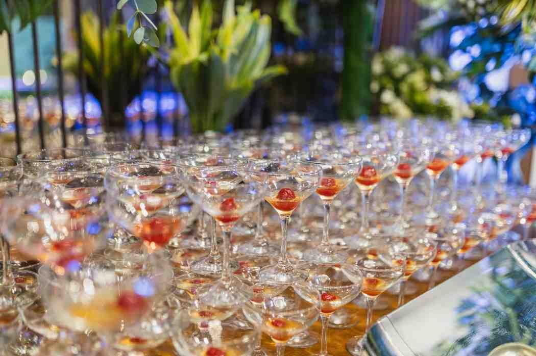 Wedding Cocktail Bar in Mallorca & Ibiza: Everything Couples Need to Know